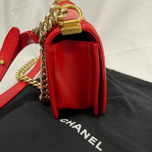CHANEL
Red Python And Leather Medium Boy Flap Bag - Picture 8 of 13